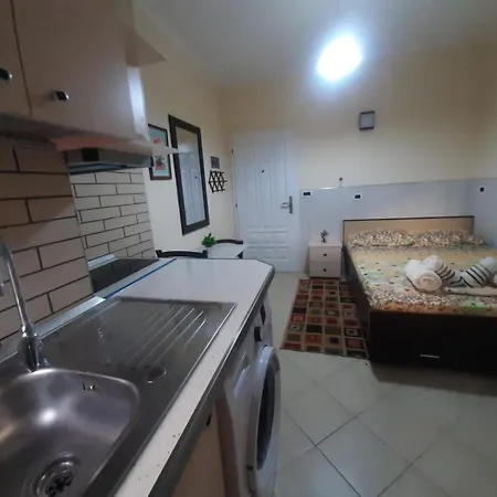 Lively Apparament 1a * טיראנה